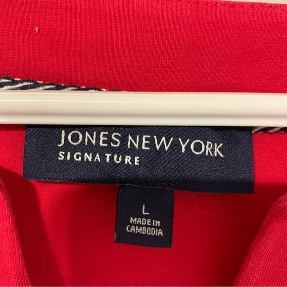 Women’s Johns New York signature v-neck short sleeve tee size L - Picture 5 of 5